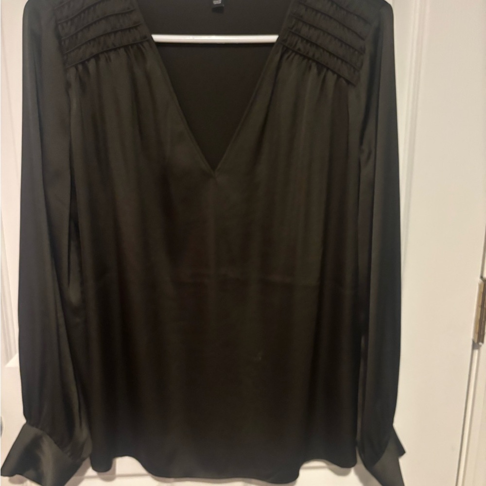 Elegant Black V-Neck Women's Top small